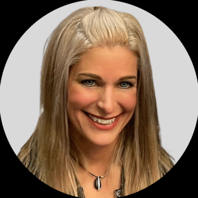 Dr. Lynn Fynn Headshot